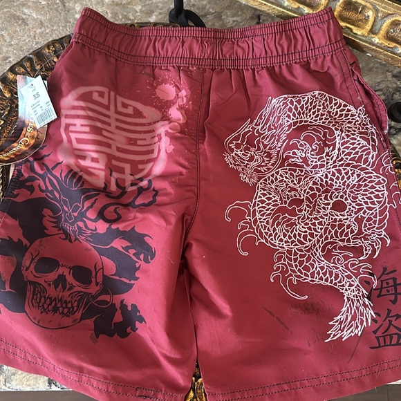 Disney Pirates of the Caribbean swim trunks sz xsmall burgundy New with tag - Picture 5 of 10